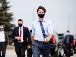 Trudeau arrives in U.K. to start four-country consult with allies on Ukraine response