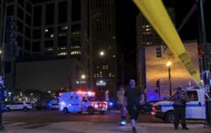 Chicago shooting leaves 2 dead, 8 wounded