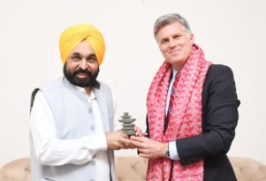 CM seeks support from Canadian government to nab gangsters operating from Canada