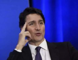 Among other items, PM Trudeau gets 17 portraits of himself as gifts: analysis