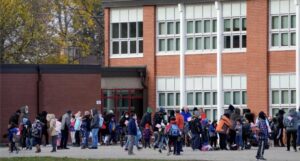 Strike averted, students to return to school from today in Ontario