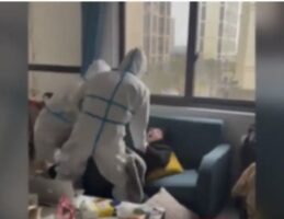 Man dragged out of home by Health authorities in China for refusing to go to quarantine centre