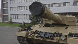 Defence minister silence on the question of sending battle tanks to Ukraine