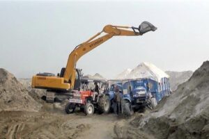 Illegal Mining in Punjab: One Poclain machine and four tippers seized