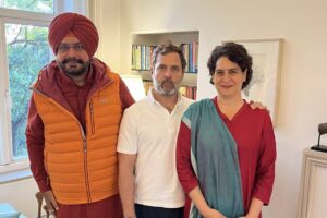 Navjot Sidhu meets Rahul and Priyanka Gandhi, calls Rahul his mentor